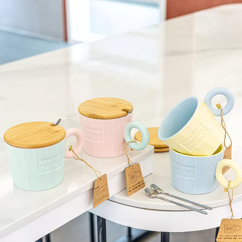 Cốc sứ nắp gỗ màu macaron Welcome the Day