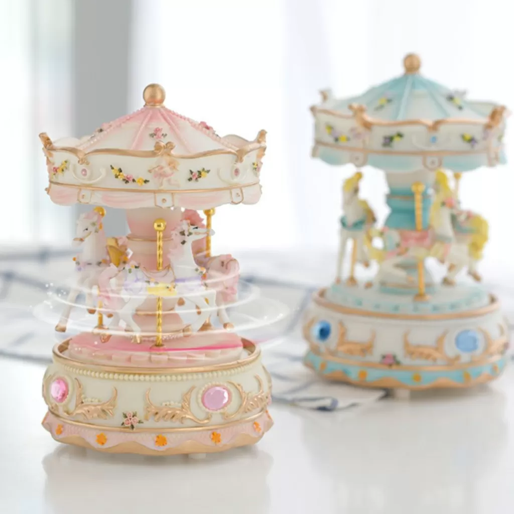 Hộp nhạc ngựa đu quay xoay tròn cổ điển