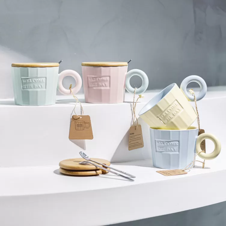 Cốc sứ nắp gỗ màu macaron Welcome the Day